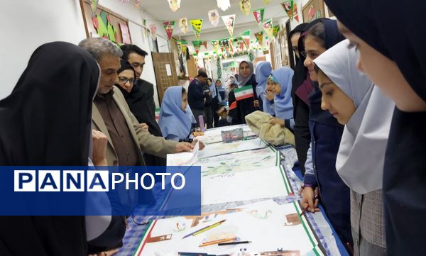 افتتاحیه نمایشگاه جشنواره ماها در دبستان فرهنگیان ۲