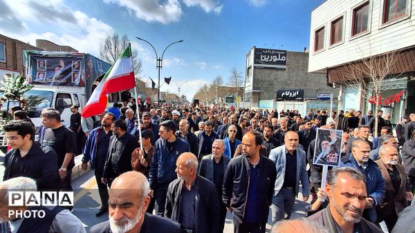 تشیع پیکر مطهر شهید پاسدار محمد صادق نظافتی در کاشمر 