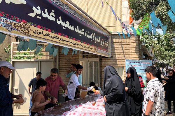 برپایی موکب عید غدیر به همت بسیج فرهنگیان و دانش آموزی ناحیه دو شهرری 