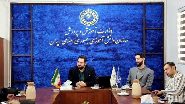 جلسه هم‌اندیشی رئیس سازمان دانش‌آموزی استان با مدیران مدرسه