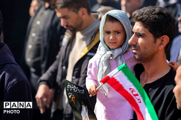 تشییع پیکر شهید محمد مهدی آخوندی در ابراهیم‌آباد