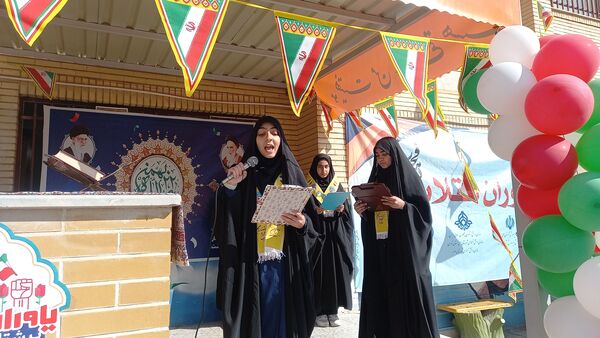 همایش بزرگ یاوران انقلاب در آموزشگاه دخترانه جنت ملارد 