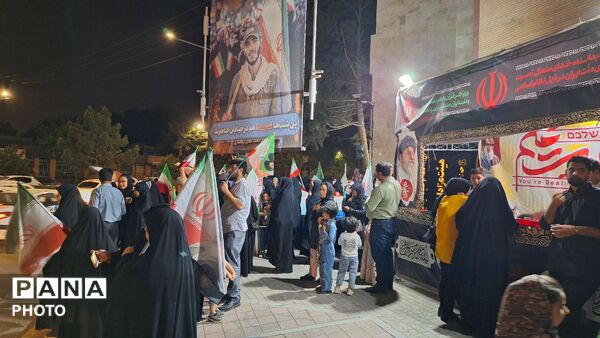 سفیران سلامت ناحیه شش در میدان دانشجو گرد هم آمدند