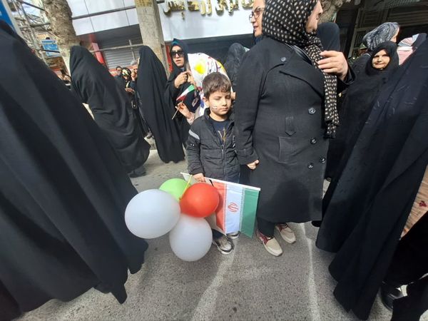 مردم یزد آمدند تا بگویند ما حافظان این نظامیم