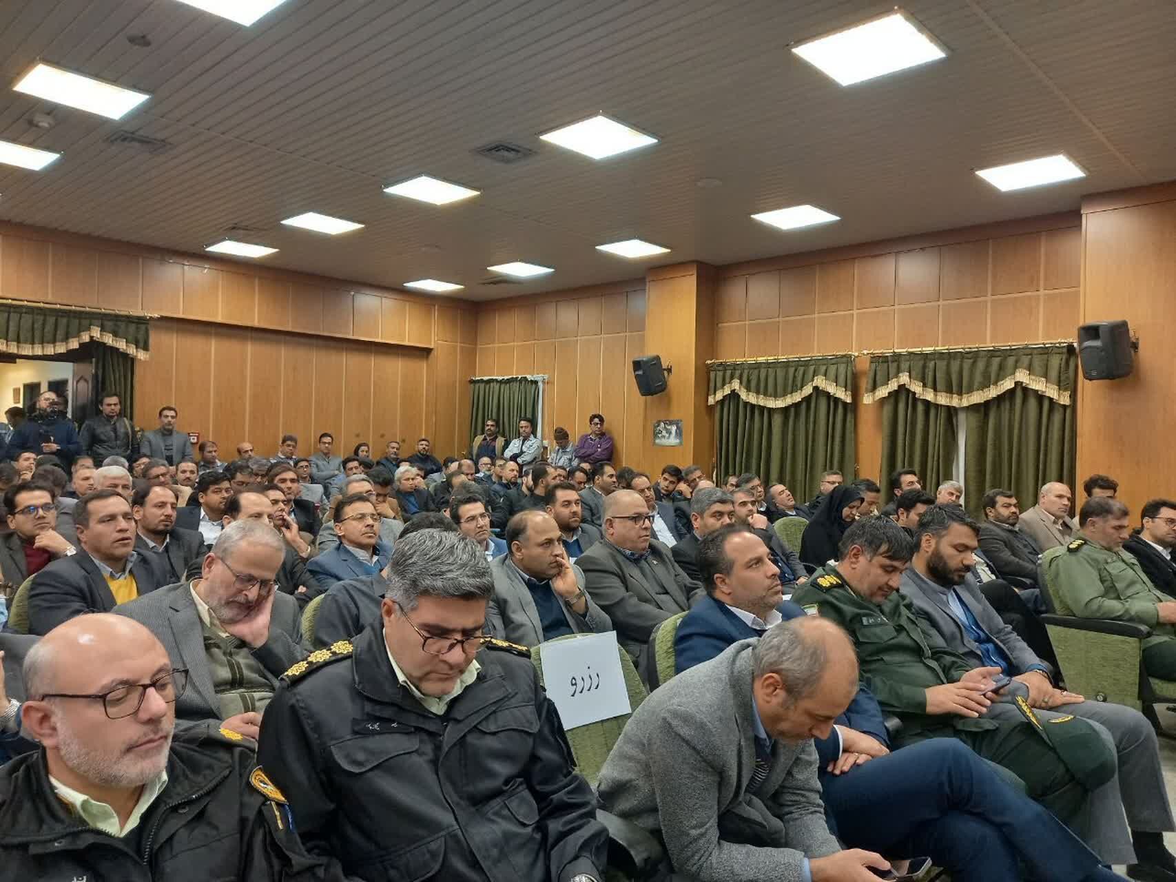 برگزاری جلسه شورای اداری شهرستان شیروان با حضور وزیر نیرو در نیروگاه شیروان