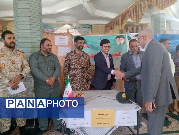 میز خدمت آموزش و پرورش باخرز در نماز جمعه