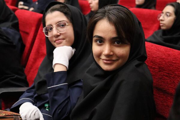 برگزاری جشن روز دختر با همکاری کانون خدمت رضوی و نهادهای آموزشی در منطقه 14 تهران 