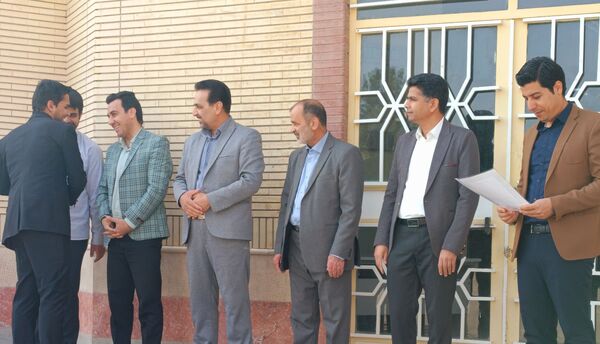 تجلیل از فرماندهان میدان ۱۴۰۲ دبیرستان نمونه آیت الله خامنه‌ای کاشمر 
