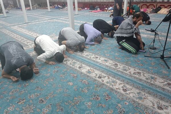 مراسم معنوی اعتکاف در مسجد اعظم حضرت ابوالفضل (ع) بهارستان دو
