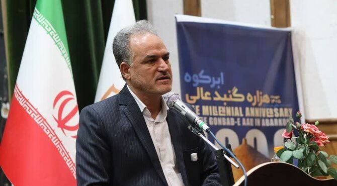 همایش ادبی هزاره مسندنشین گنبدعالی ابرکوه با حضور شاعران