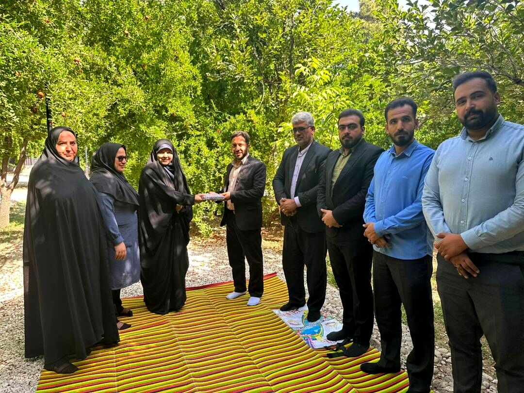 تقدیر رئیس سازمان دانش‌آموزی فارس از مسئول پانا استان در سالروز تأسیس خبرگزاری پانا