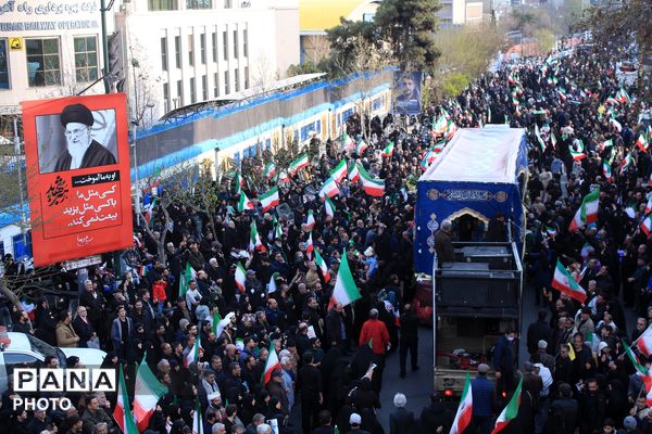 تشییع پیکر شهیدان لاریجانی، سلیمانی و شهدای ناو دنا