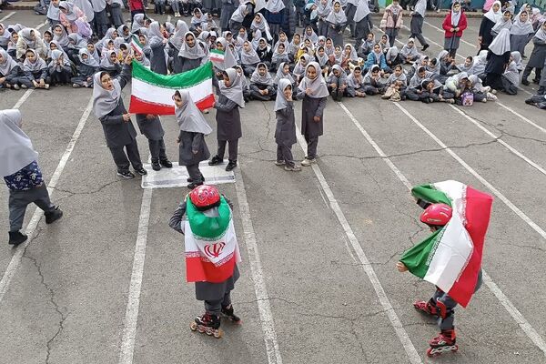 جشن انقلاب در ناحیه دو شهرری با حضور معاون پرورشی و فرهنگی شهرستانهای استان تهران 