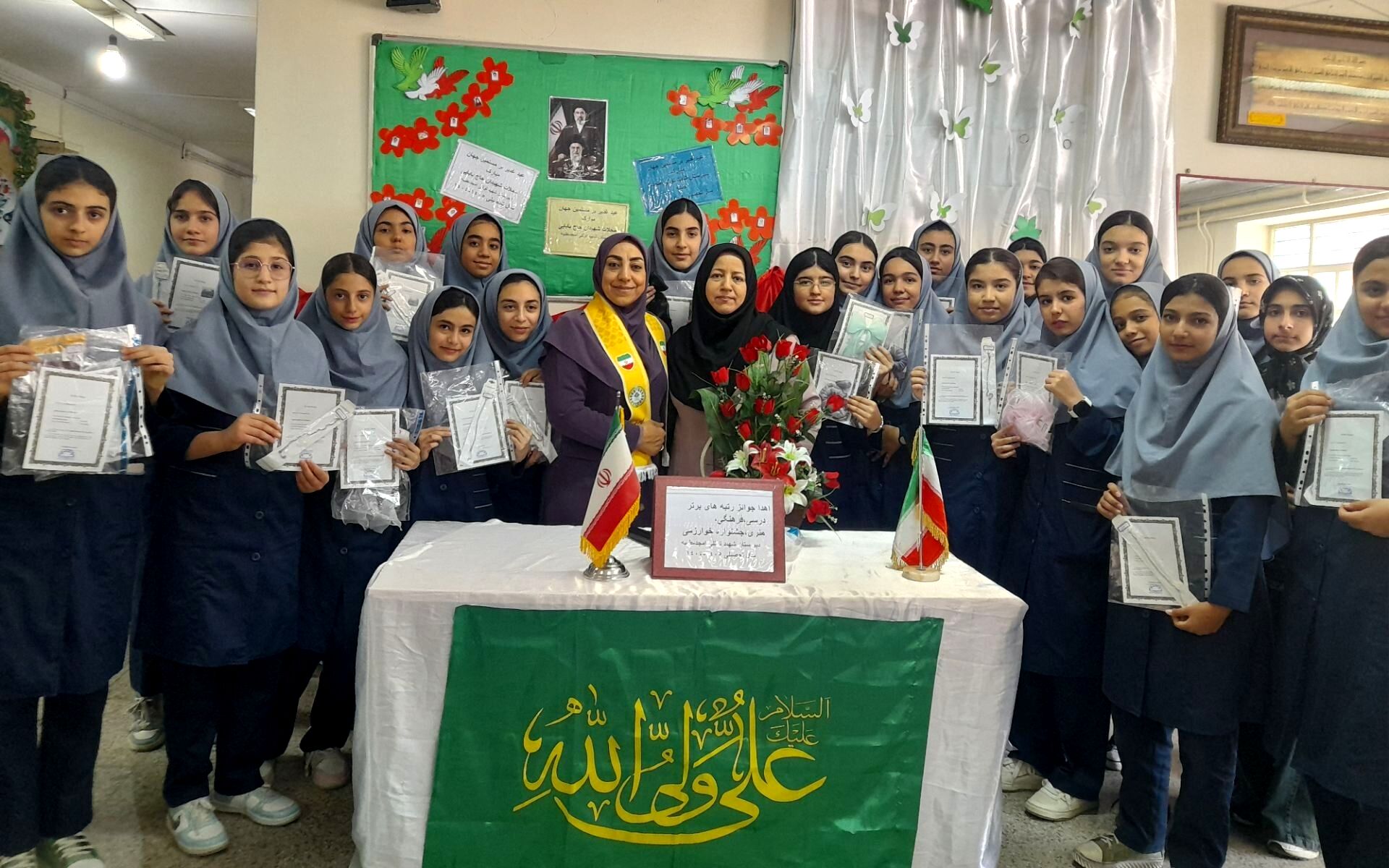 تقدیر از نفرات برتر درسی فرهنگی و هنری جشنواره خوارزمی همزمان با عید غدیر