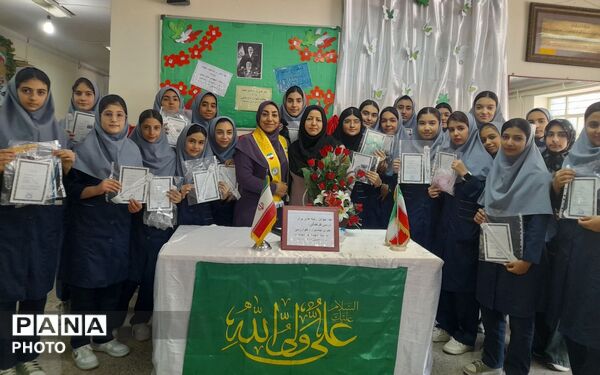 تقدیر از نفرات برتر درسی فرهنگی و هنری جشنواره خوارزمی همزمان با عید غدیر