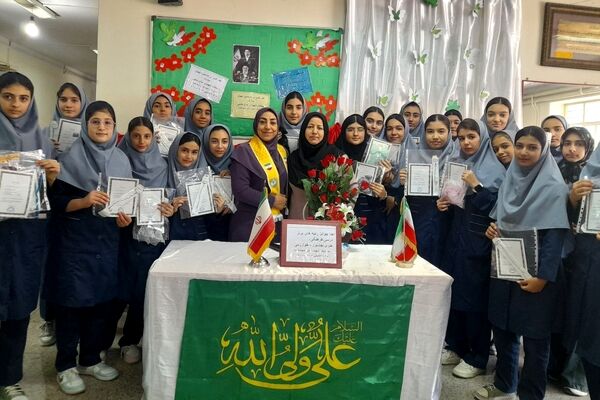 تقدیر از نفرات برتر درسی فرهنگی و هنری جشنواره خوارزمی همزمان با عید غدیر