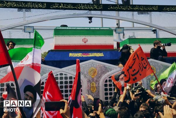 آخرین سلام یک ملت به رهبر شهید