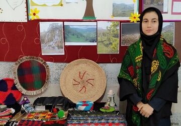 برگزاری مراسم فرهنگ و هنر «ماها» در مدرسه دخترانه مکتب الزهرا معمولان