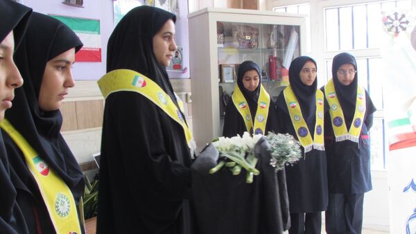 بازدید رئیس سمپاد خراسان رضوی از دبیرستان فرزانگان نیشابور