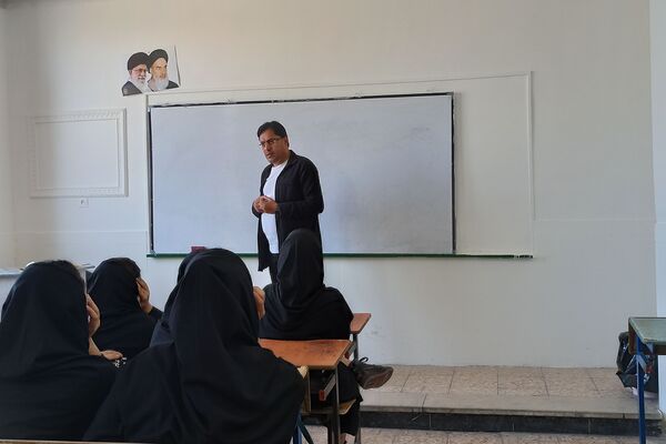 گرامیداشت هفته نیروی انتظامی در مدرسه یادگار امام ورامین