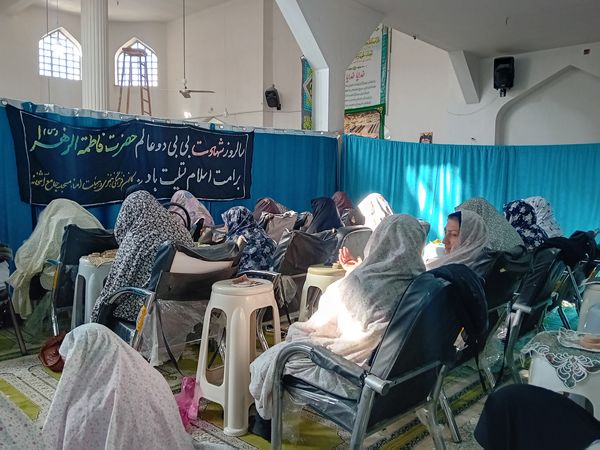 حضور دانش‌آموزان دبیرستان فاطمه الزهرا(س) و کوثر در نماز جمعه
