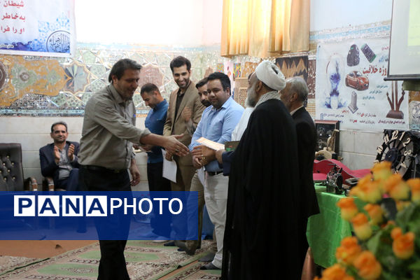 تجلیل از برترین‌های جشنواره پروژه خلاقیت در هنرستان ثامن الائمه قم