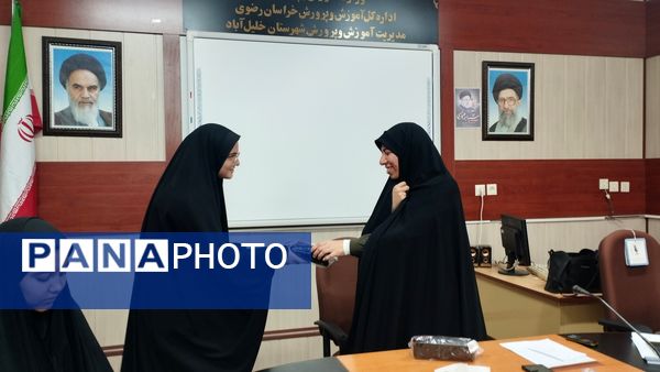 برگزاری جلسه ویژه فرماندهان واحد پیشگام در خلیل آباد 