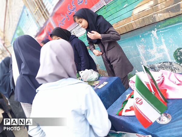 بازارچه در آموزشگاه موحدین  تبادکان مشهد