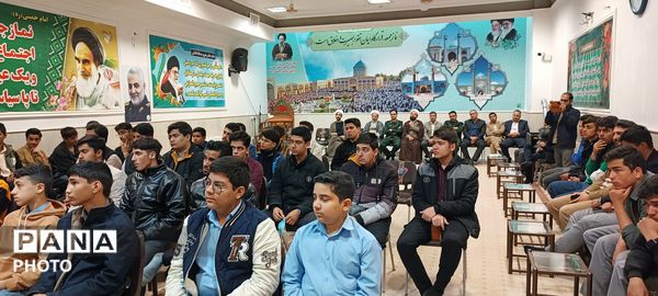  جلسه تبیینی همزمان با آغاز ماه مبارک رمضان در دفتر امام جمعه کاشمر