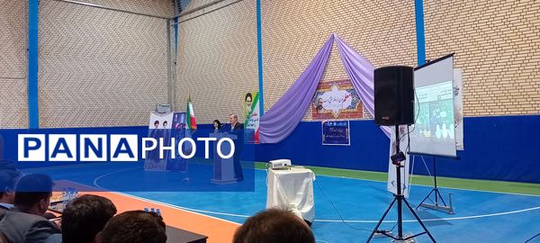 نواختن زنگ سپاس معلم در شهر آشخانه