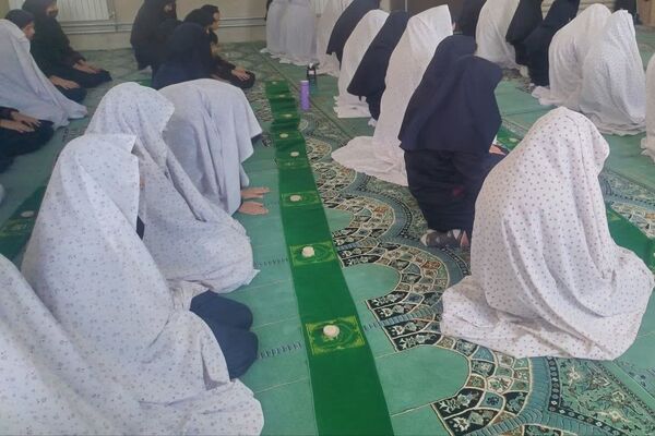 نماز در آموزشگاه فرشتگان، کلید خوش شانسی روزانه