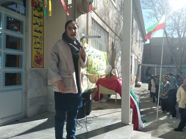 آیین نواختن زنگ انقلاب در آموزشگاه نمونه دولتی فدک فاروج