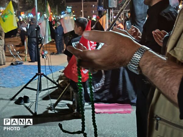 میدان در شب صد و سی میزبان دلدادگان وطن