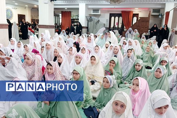 آیین جشن تکلیف دانش‌آموزان دختر شهرستان پردیس در فضایی معنوی و باشکوه