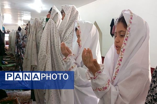 اقامه نماز عبادی،سیاسی جمعه همزمان با ایام دهه فجر در شهر بار نیشابور