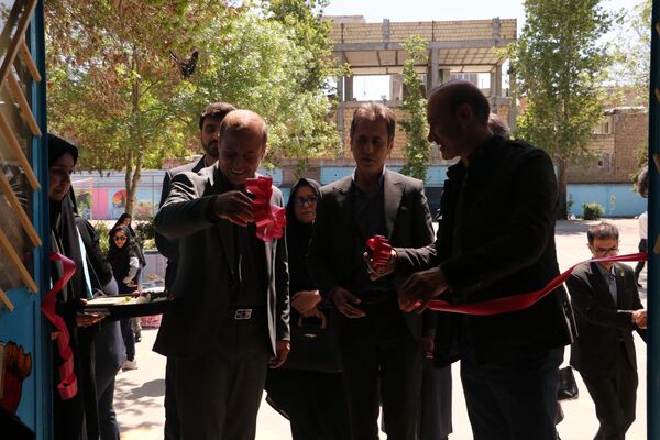 افتتاح نمایشگاه دست‌سازه در هنرستان دخترانه ثمین