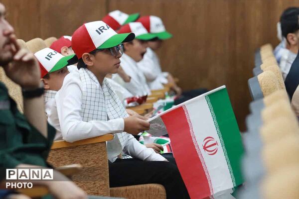 اختتامیه جشنواره‌های گروه‌های نقش‌آفرین فرهنگی هنری بسیج و سرود مقاومت خراسان شمالی 