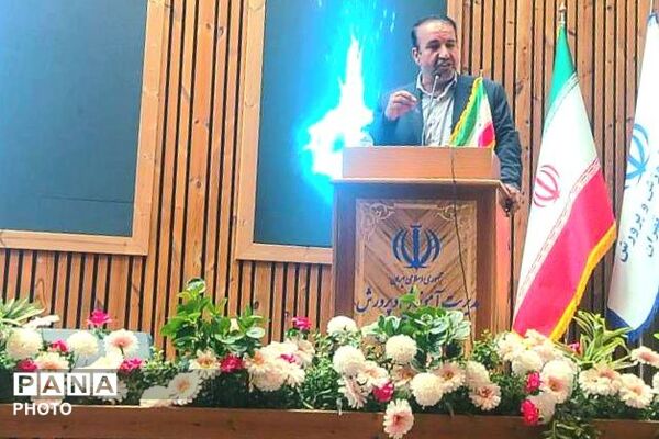  آیین تقدیر از حافظان برگزیده قرآن منطقه 19 تهران