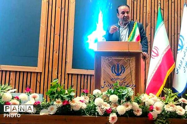  آیین تقدیر از حافظان برگزیده قرآن منطقه 19 تهران