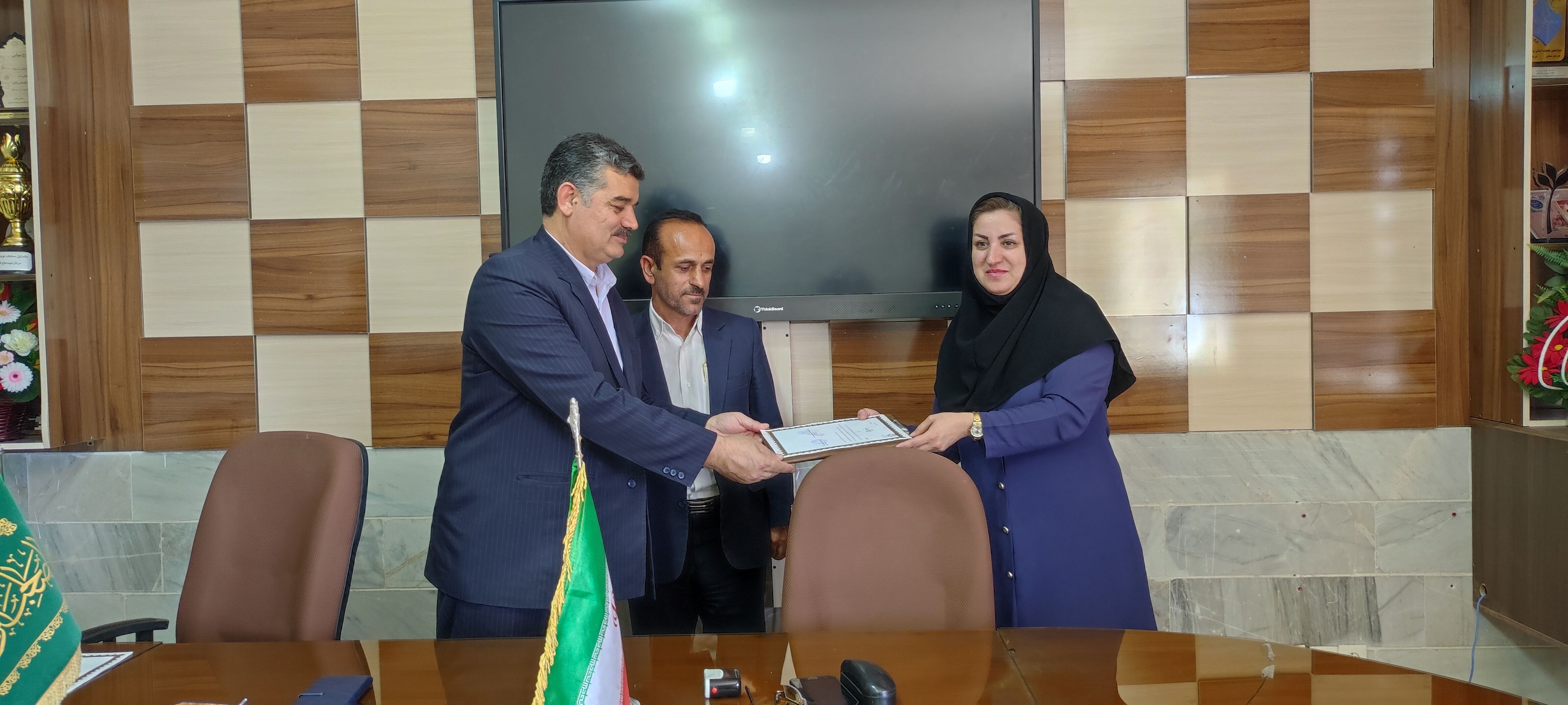 تجلیل مدیر آموزش و پرورش شهرستان شیروان از خبرنگاران پانا