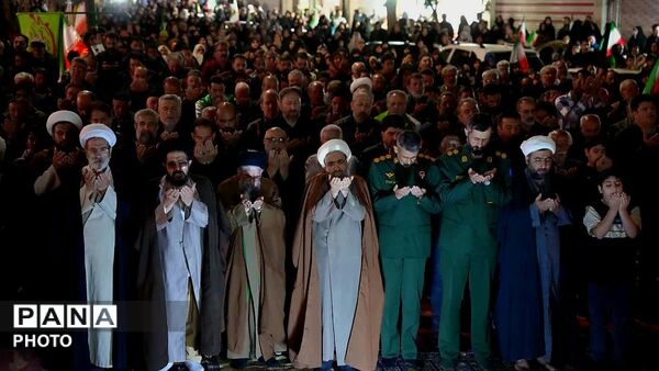 سنگر دفاع از انقلاب خالی نمی‌ماند