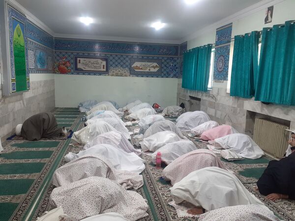 تمرین بندگی دانش آموزان مدرسه هدی یک برای ماه مبارک رمضان