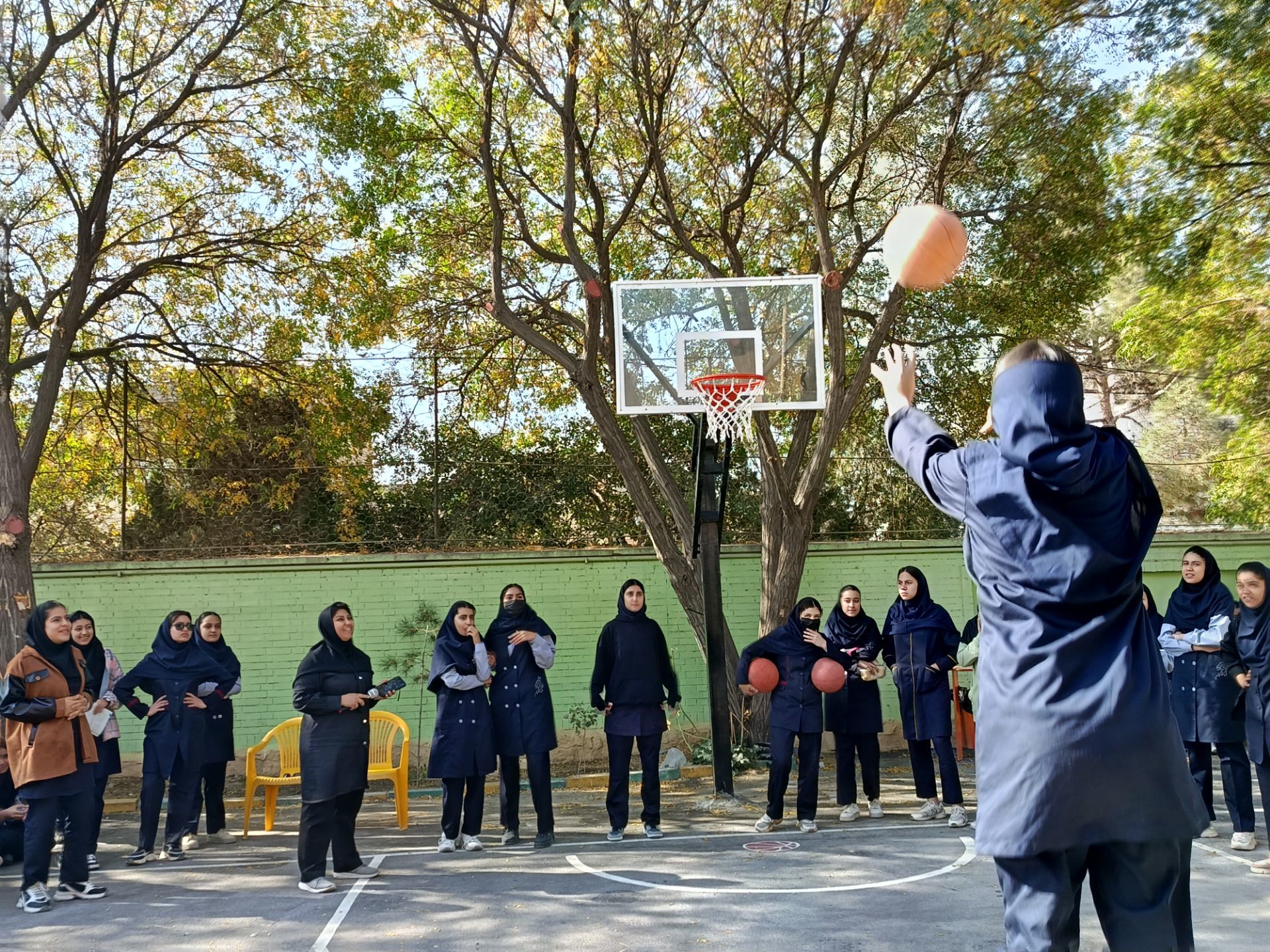 تلفیق ورزش و هنر در دبیرستان وکیلی 3