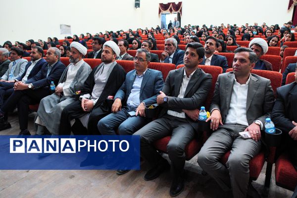 دانشجو؛ پرچم‌دار امید، آگاهی و حرکت به سوی پیشرفت