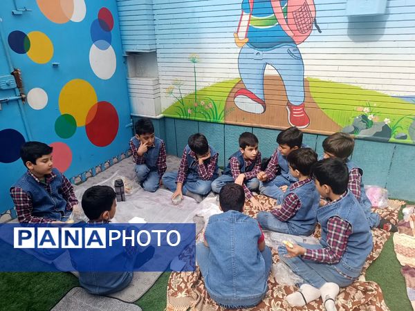 هوای پاک و  صبحانه ی سالم  در دبستان مبتکران ۳