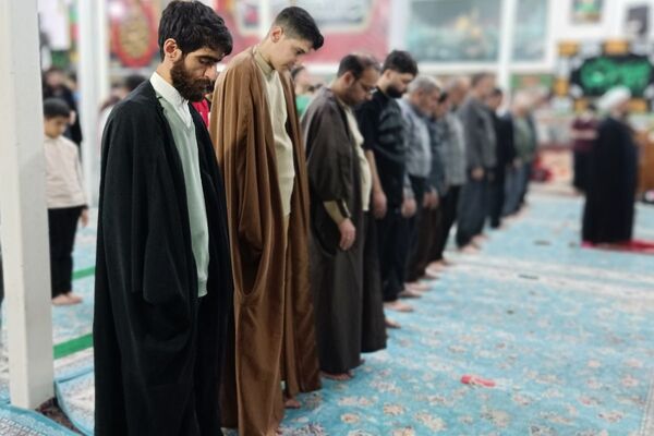 مراسم معنوی اعتکاف در مسجد اعظم حضرت ابوالفضل (ع) بهارستان دو
