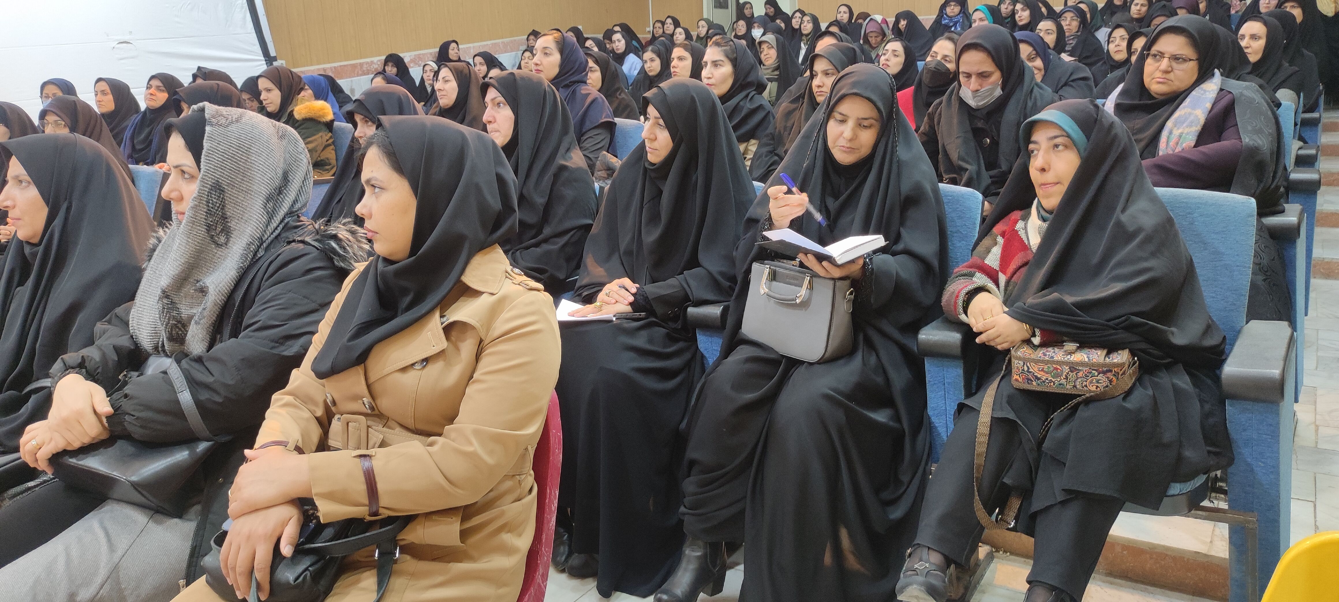 اولین کارگاه شناخت و تکنیک‌های ارتباط با نوجوانان در شیروان