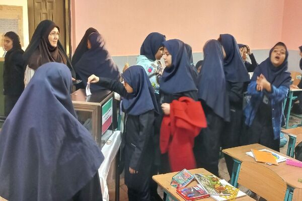 انتخابات شورای دانش‌آموزی در مدرسه شهید جواهری۲ مشهد