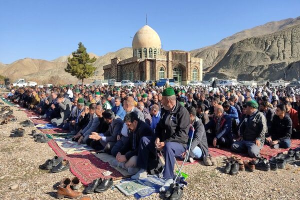 برگزاری نماز عید فطر در شهرستان نیشابور 