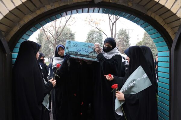 مراسم وداع با شهید گمنام در مدارس دخترانه مشکات